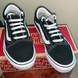 Old Skool Vans - Black/white - size 2.5